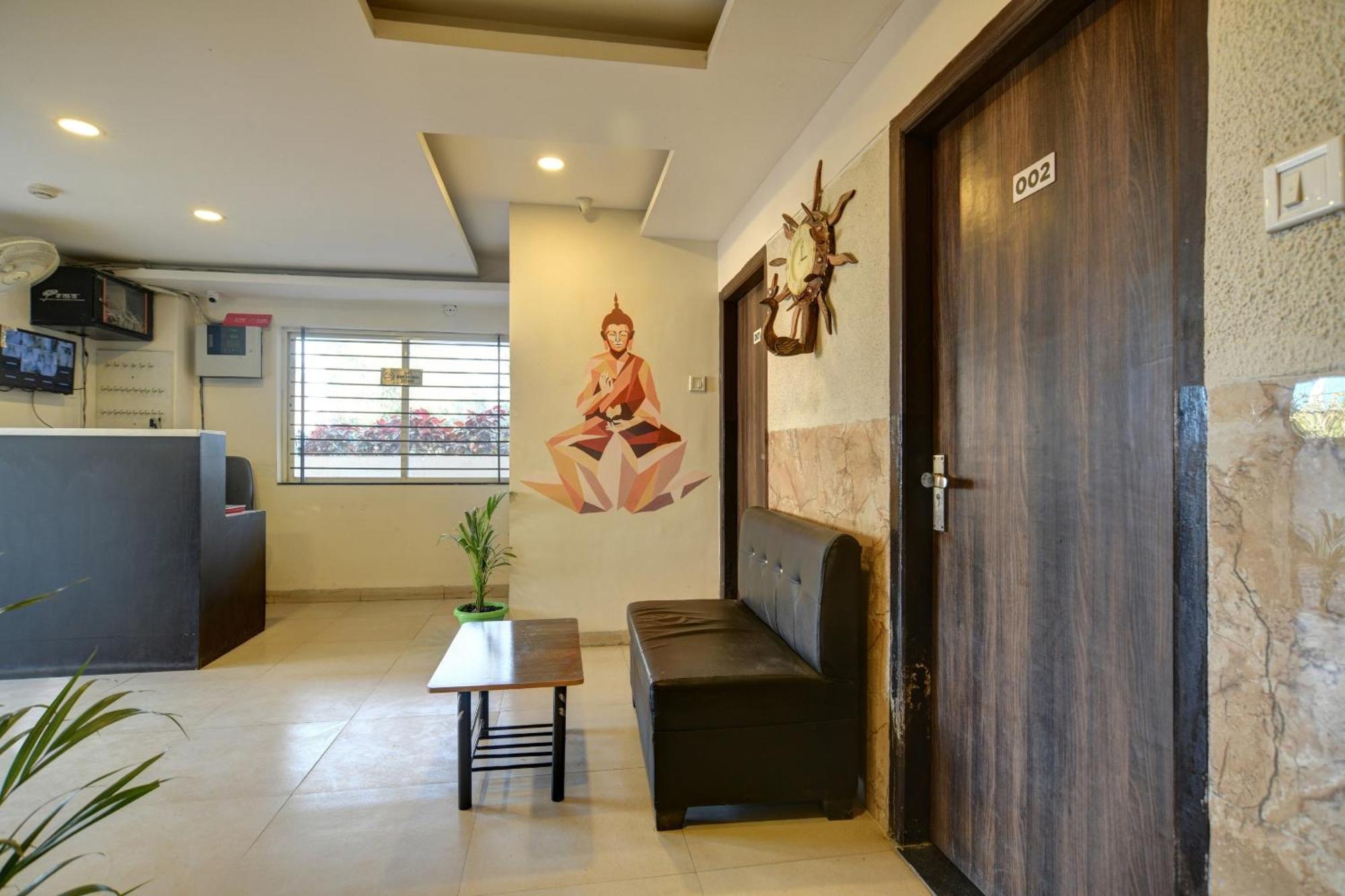Collection O The Eternity Near Lig Sqaure Indore